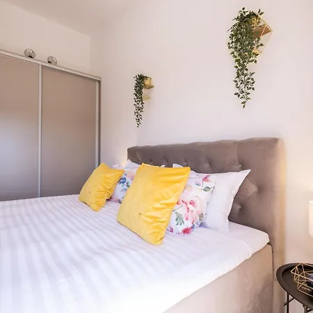 Zara Apartman