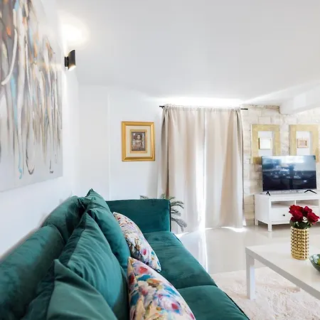 Apartament Zara *
