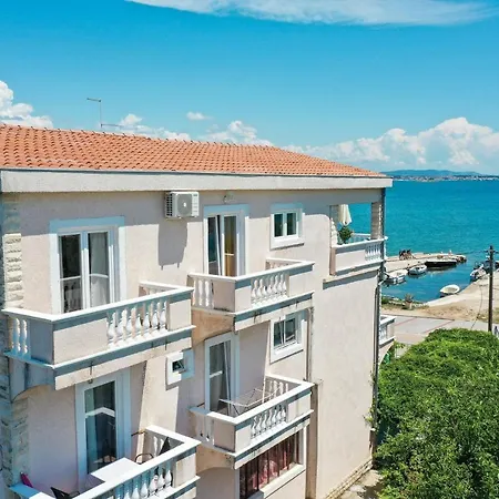 Apartman Zara *